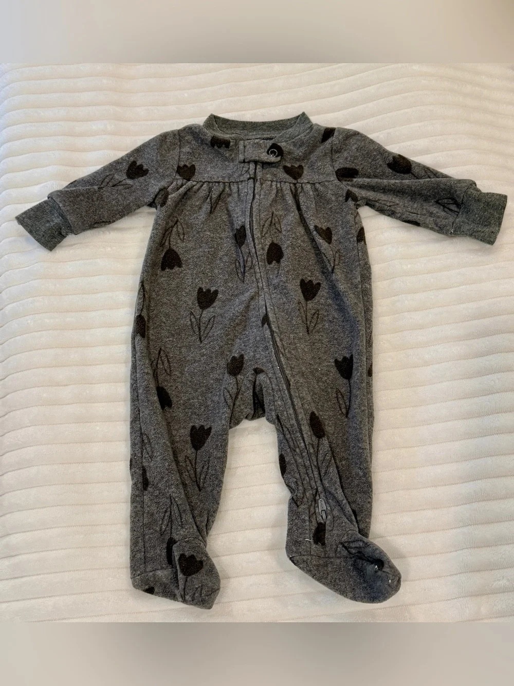 Baby Onesie bundle 3 to 6 months, 6 onesies